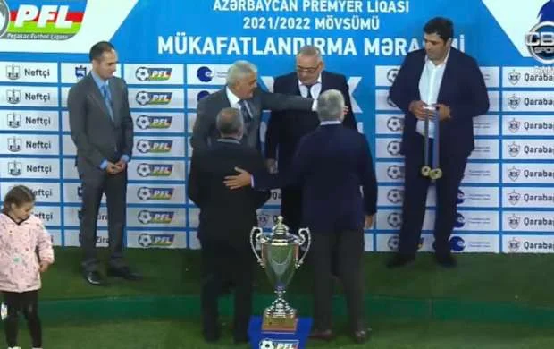 "Qarabağ"ın qızıl medalı şəhid atasına təqdim olundu 