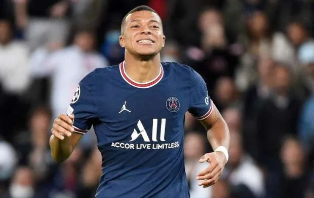 Kilian Mbappe: "Şənlənməyə davam edəcəyəm" 