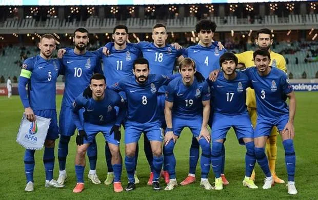 De Byazi 15 futbolçu ilə başlayacaq 