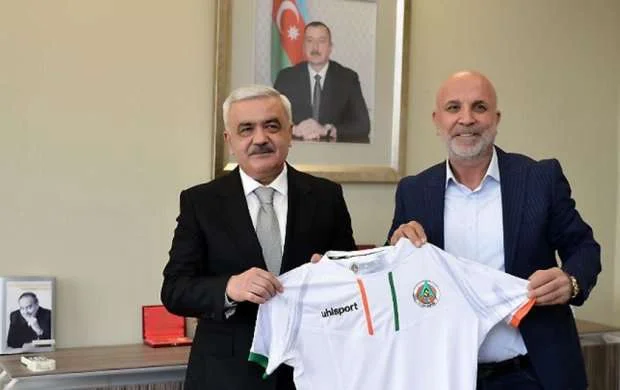 Rövnəq Abdullayev Çavuşoğlu ilə görüşdü 