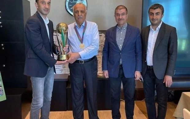 “Qarabağ”ın kuboku Abdulbari Gözələ təqdim edildi 