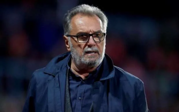 Mahir Emrelinin baş məşqçisi ilə müqavilə yeniləndi 