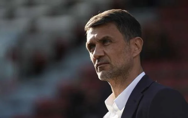 Maldini "Milan"dan gedir 