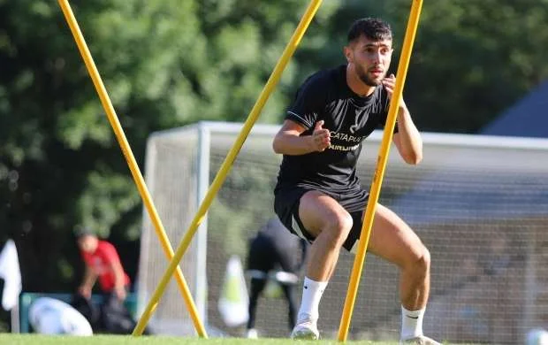 "Neftçi"nin futbolçusu "Səbail"ə keçir 