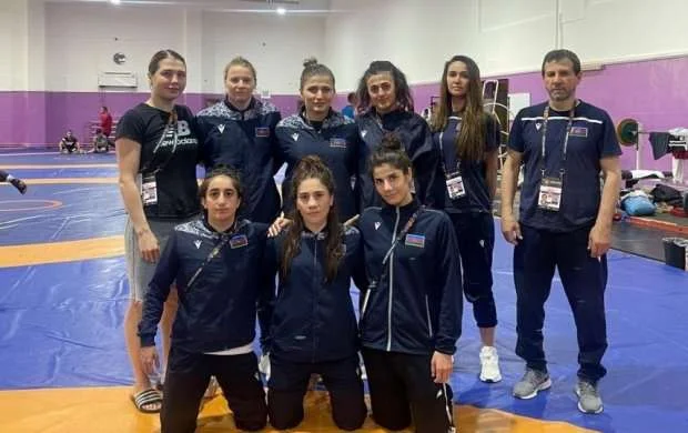 Qadın güləşçilərimiz Qazaxıstanda mübarizəyə başlayır 