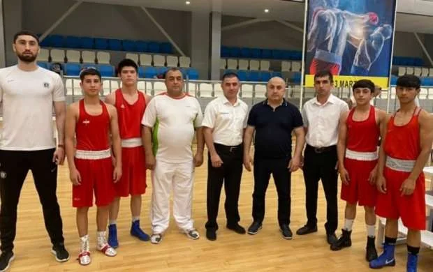 Tacikistan boksçuları Azərbaycan yığması ilə döyüşlər keçirdi 