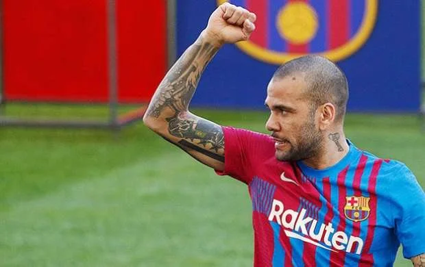 Dani Alves "Barselona"dan getdi 