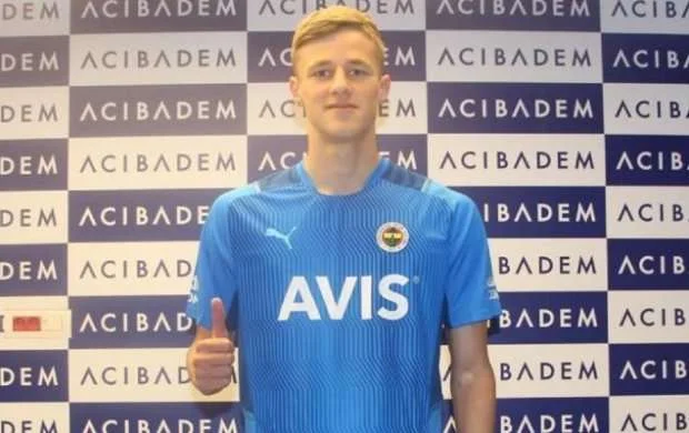 İstanbul nəhəngi yeni hücumçu transfer etdi 