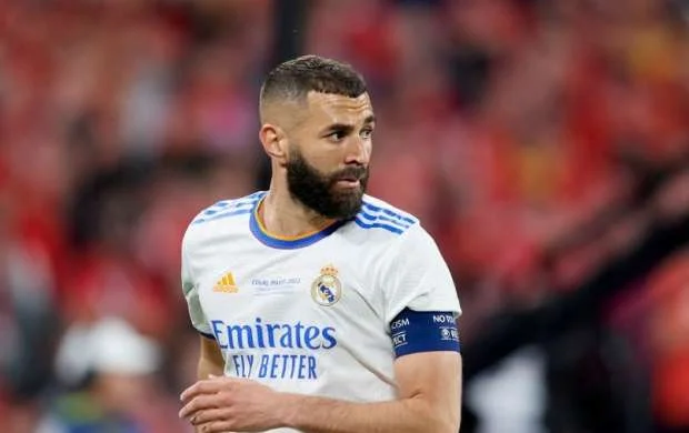 "Real Madrid" Benzema ilə müqaviləni yeniləyəcək 