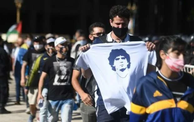 Maradonanın ölüm işi: 8 günahkar məhkəmə qarşısına çıxarılır 
