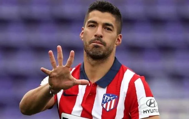 Luis Suares yeni klubu ilə müqavilə bağladı 