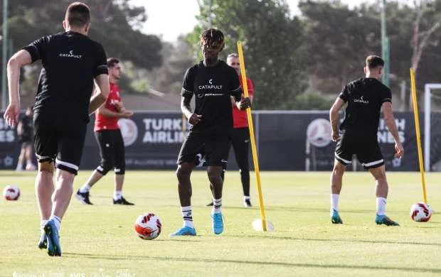 “Neftçi” Boluya 23 futbolçu ilə yollanır - SİYAHI 