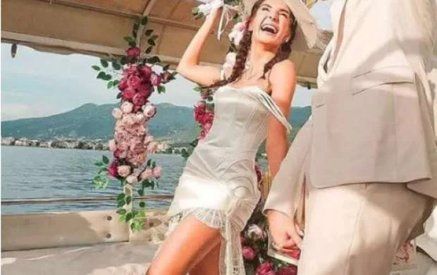 Millinin üzvü tanınmış aktrisa ilə evləndi - FOTOLAR 