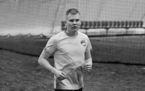 26 yaşlı futbolçu həyatını itirdi 