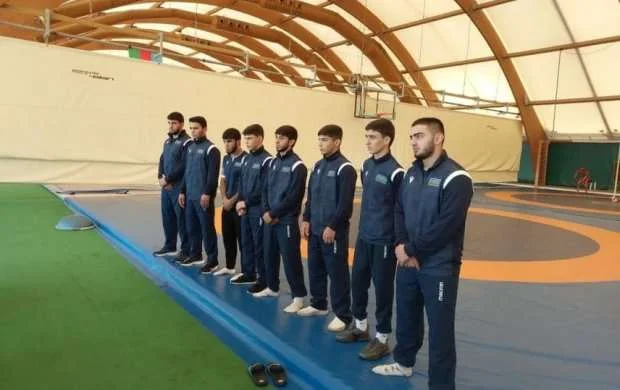 AÇ: Azərbaycan güləşçiləri itkisiz irəliləyir 