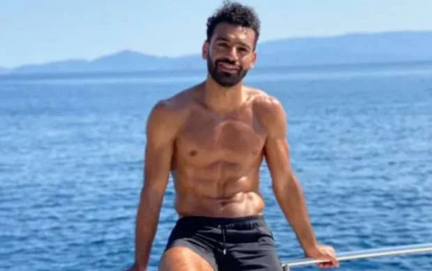 Salah foto paylaşdı, Lovren ələ saldı 