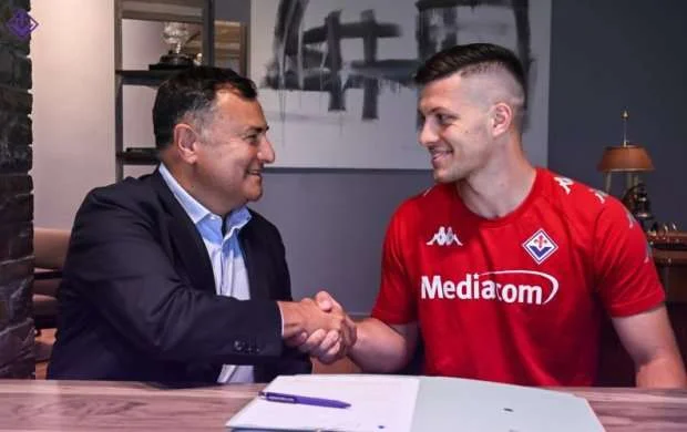 "Real"ın hücumçusu "Fiorentina"da - RƏSMİ 