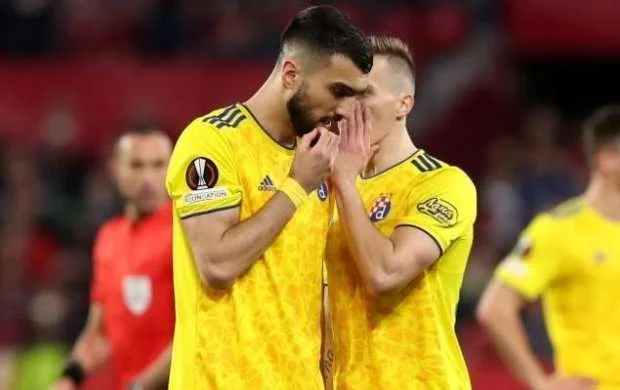 Mahir Emrelinin komandası mövsümə titulla başladı 