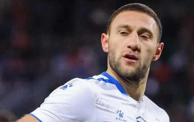 Ukraynalı futbolçu Bundesliqa klubunda - RƏSMİ 