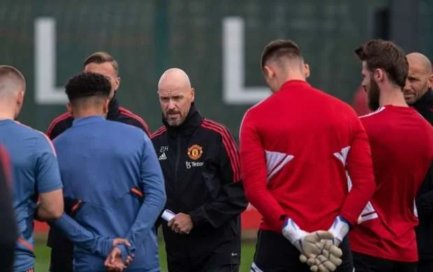 Erik ten Haqdan futbolçulara qadağa: Oteldən kənarda... 