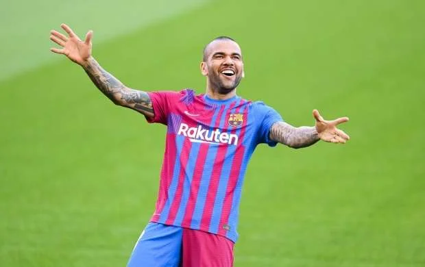 Dani Alves "Barselona"nı tənqid etdi 