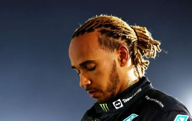 "Formula 1-in ən titullu pilotuna qarşı irqçilik edirlərsə..." - Dani Alves 