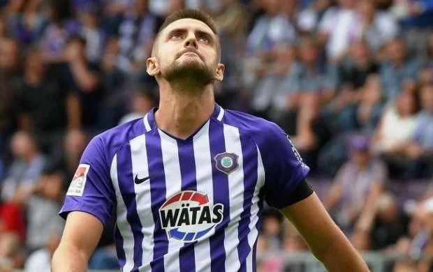 Millimizin üzvü klubunun ən yaxşı futbolçusu seçildi 