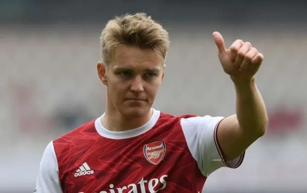"Arsenal"ın yeni kapitanı kim oldu? 