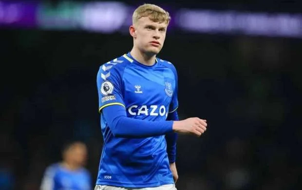 PSV ilə anlaşan futbolçu "Everton"un məşqinə çıxmadı 