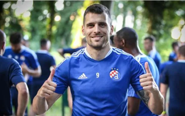 Emrelinin "Dinamo Zaqreb"dəki "rəqib"i göndərildi 