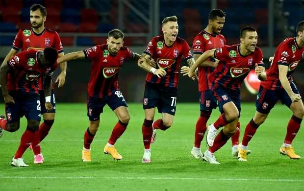 "Qəbələ"nin rəqibi 21 futbolçu sifariş etdi 