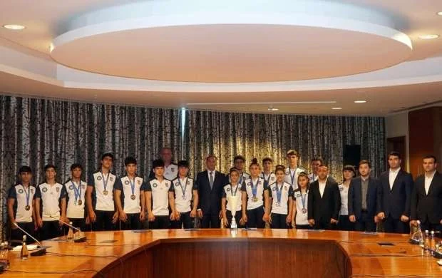 Rəşad Nəbiyev Avropa çempionları ilə görüşdü 