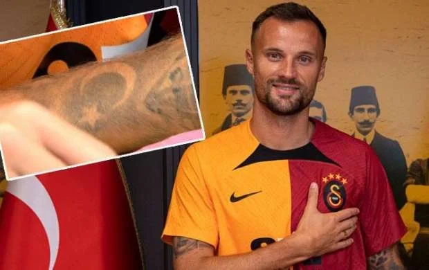"Qalatasaray"da yeni hücumçu: Bosniyalı futbolçunun ay-ulduz döyməsinin sirri 