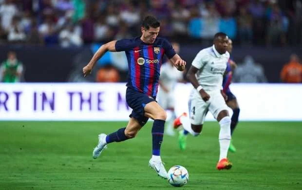 Levandovskili "Barselona" "Real Madrid"i məğlub etdi 