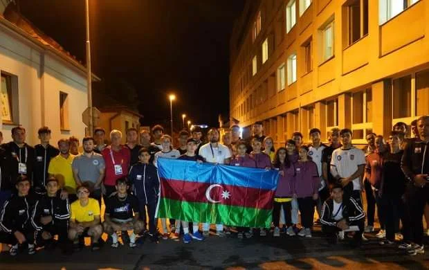 MOK rəsmisi EYOF-un medalçılarını mükafatlandırdı 