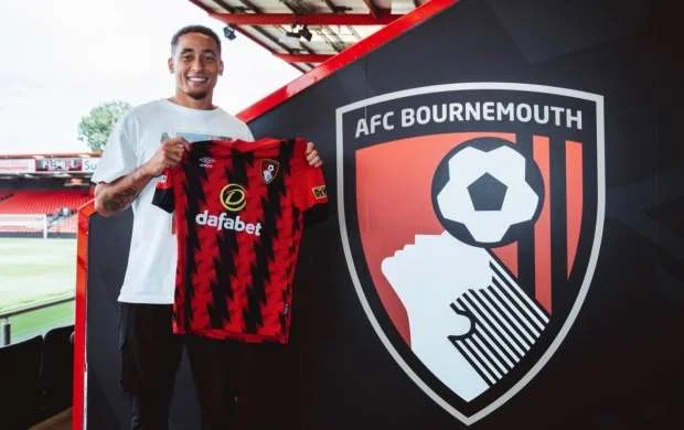 "Bornmut" 15 milyonluq futbolçunu təqdim etdi 