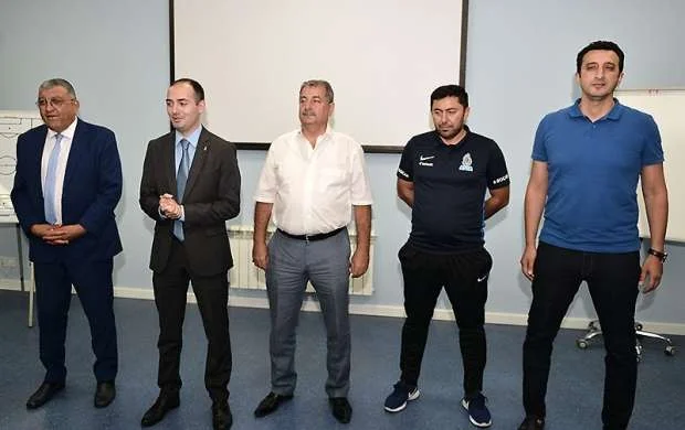 AFFA rəhbərliyi millinin üzvləri ilə görüşdü 