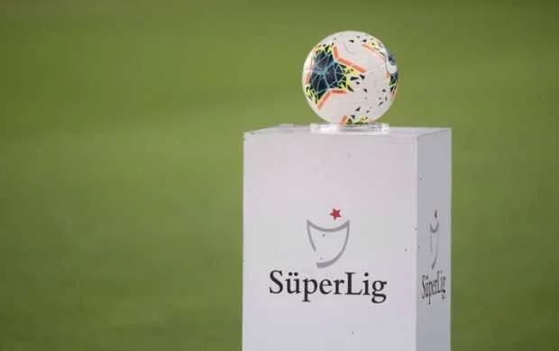 Türkiyə Super Liqası: "Fənərbağça" ilk turda xal itirdi 