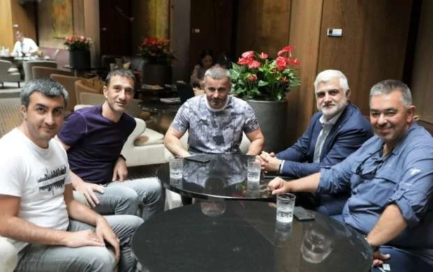 Tahir Gözəl Qurban Qurbanov və futbolçularla görüşdü - FOTOLAR 
