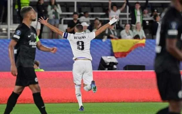 Benzema "Real Madrid"in əfsanəsini geridə qoydu 