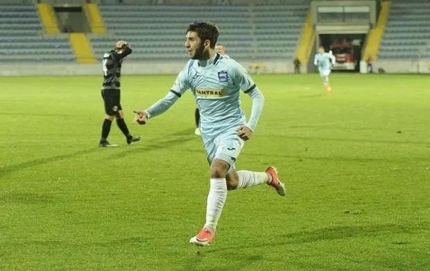 "Zirə"nin transferə çıxardığı futbolçu digər paytaxt klubuna keçir? 