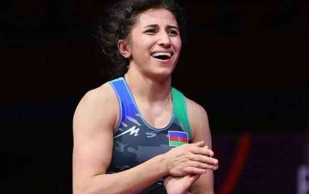 DÇ: Azərbaycan qadın güləşində ilk medalı qazandı 