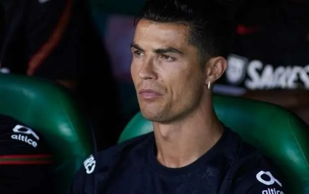 "Ronaldu özünü iylənmiş yumurta kimi aparır"  