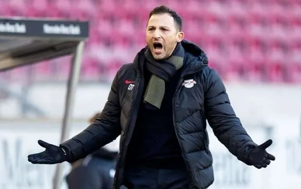 Bundesliqa klubu baş məşqçisini istefaya göndərməyə hazırlaşır 