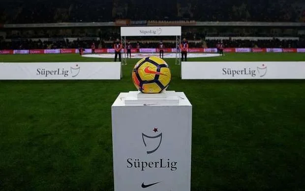 Türkiyə Super Liqası: "Fənərbahçe" xal itirdi "Beşiktaş" isə ... 