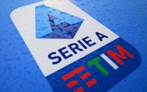 A Seriyası: "Napoli" liderlik şansını qaçırdı 