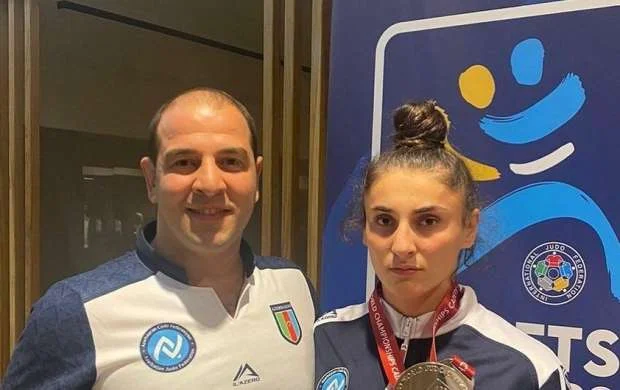 Dünya çempionatında zədələnən Fidan mükafatlandırıldı 