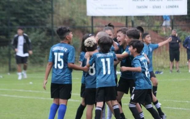 "Zəngəzur" futbol klubu Türkiyədə turnirin qalibi oldu 