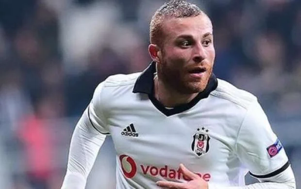 Sabiq "Beşiktaş"lı digər Super Liqa klubuna keçdi 