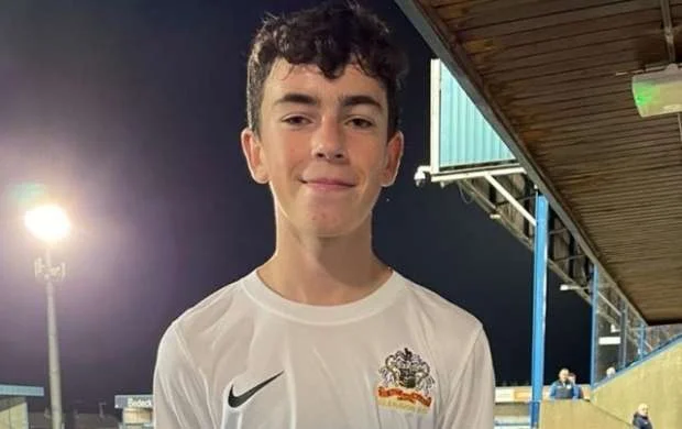 13 yaşlı yeniyetmə Böyük Britaniya futbolunun tarixinə düşdü 